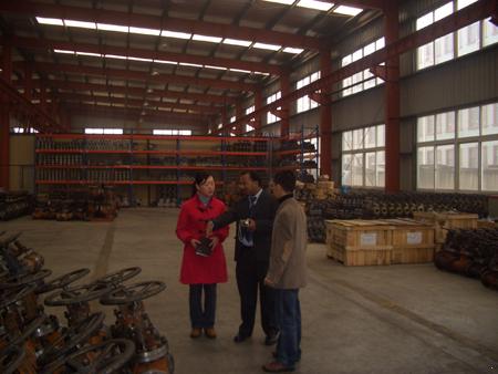 沙特客戶參觀生產車間