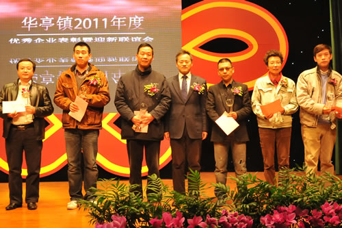 �����y�T���F�����L���ͽ����Aͤ�(zh��n)�hί����ӛ���(zh��n)�L�fƽ�����C��