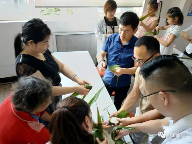 �Ϻ������y�T�S�_չ�����h��������2018���繝(ji��)���}��ӣ��D2��