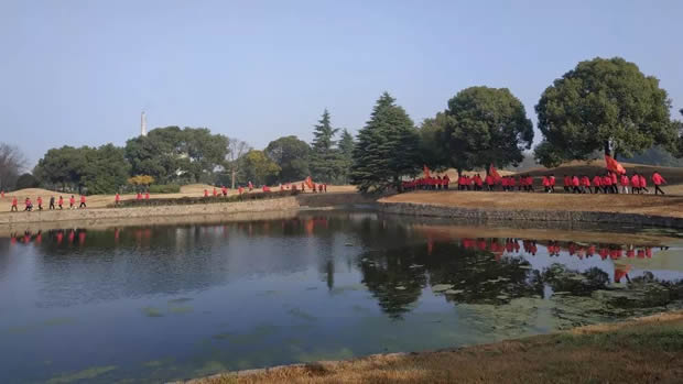 �Ϻ������y�T�S2020׌��������\��Ԫ��ӭ���ܻ�ӣ��D6��