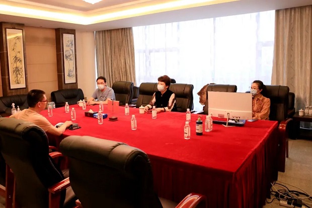 �Aͤ��hί��ӛ����һ�����L�{���Ϻ������y�T�S�����F�����޹�˾