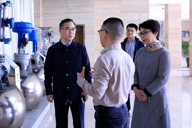 �ζ��^(q��)ί��ί���M�������L(zh��ng)Ҧ�l(w��i)�A�W�R�Ϻ������y�T�S�����F(tu��n)�����޹�˾�_չ���L�{(di��o)�й������D1��