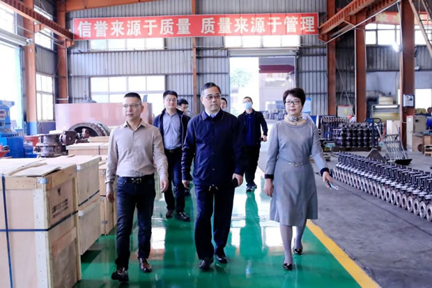 �ζ��^(q��)ί��ί���M�������L(zh��ng)Ҧ�l(w��i)�A�W�R�Ϻ������y�T�S�����F(tu��n)�����޹�˾�_չ���L�{(di��o)�й������D2��